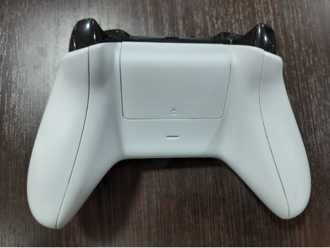 Игровая консоль Xbox ONE X 1TB Черный (Б/У)
