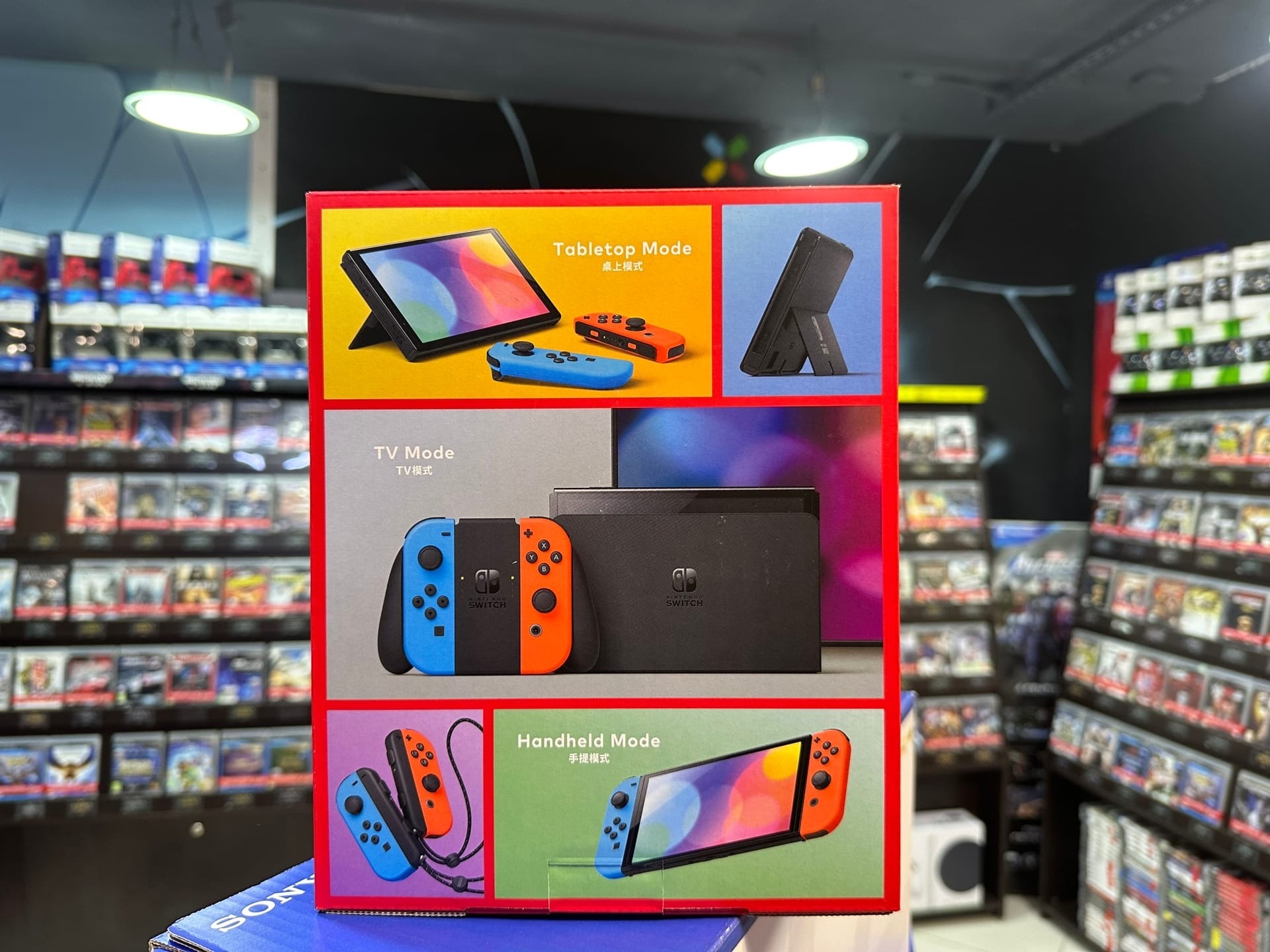 Игровая консоль Nintendo Switch OLED (Неоновый Синий/Красный)