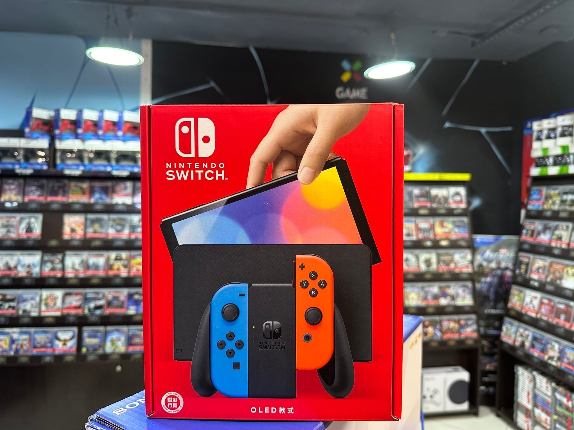 Игровая консоль Nintendo Switch OLED (Неоновый Синий/Красный)